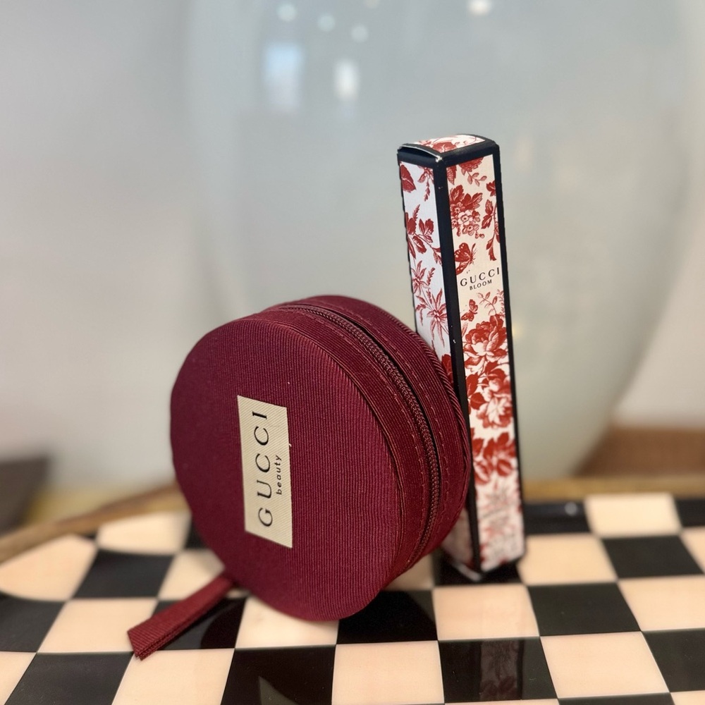 Rare Gucci Beauty Vip Gift Red Burgundy Cushion Pouch Small Case Collection